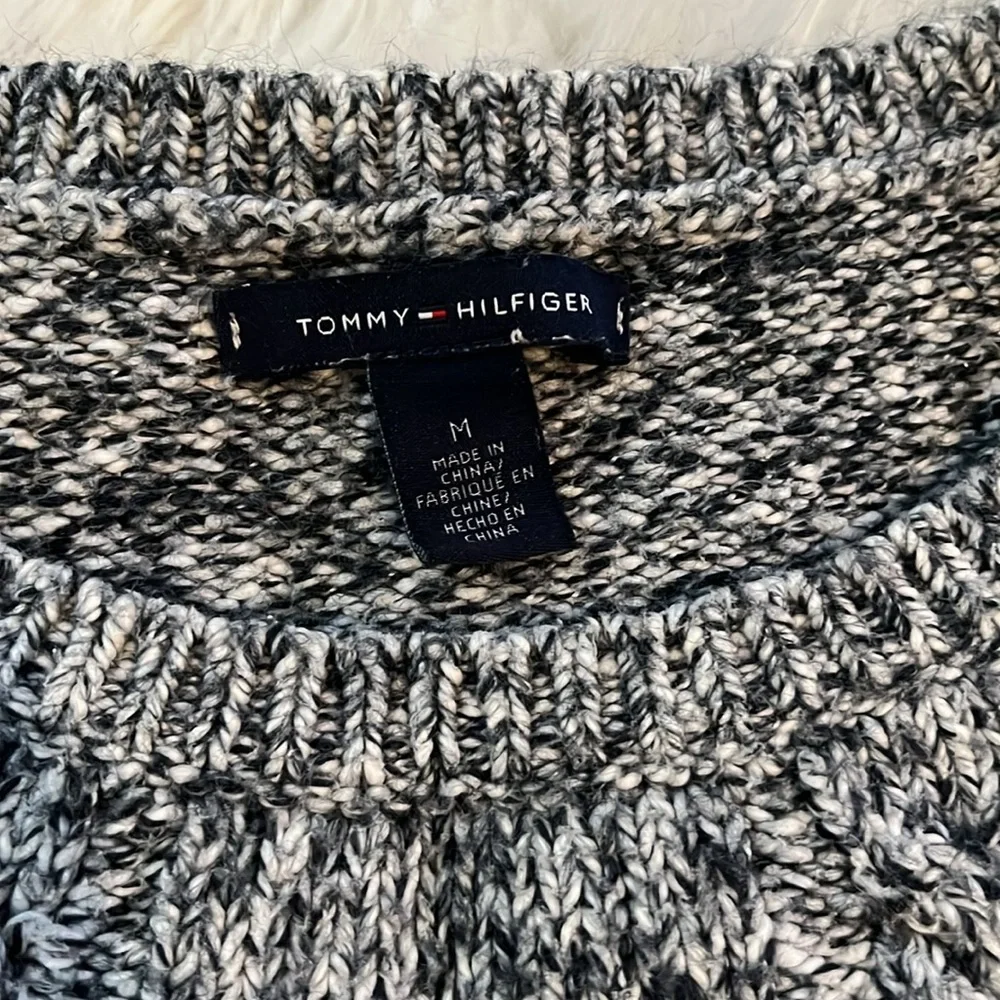 Tommy Hilfiger cable knot long sleeve sweater - Picture 3 of 5